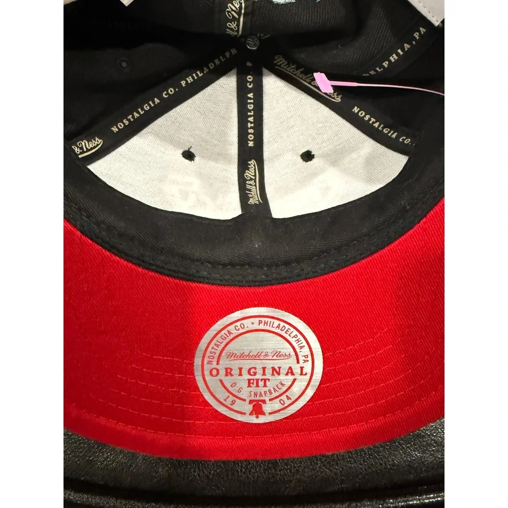Mitchell & Ness Vancouver Grizzlies NBA Snapback Hat‎ Black Teal MM21015 HWC